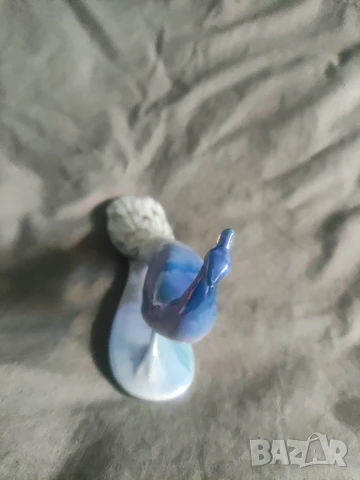 Продавам Продавам порцеланов пепелник Баба Вида и порцеланов фигурка паун, снимка 10 - Фигурки - 50744744