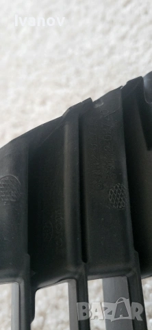 решетка в предната броня за Тойота Корола , снимка 4 - Части - 53797451