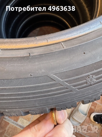 Hankook Winter evo² 235/45/19, снимка 2 - Гуми и джанти - 56348548