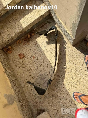 Компл. горен, долен дефозиор радяторите Range Rover Evoque само за 100Eur. GJ32-8A095-AA GJ32-8327-A, снимка 2 - Части - 53468368