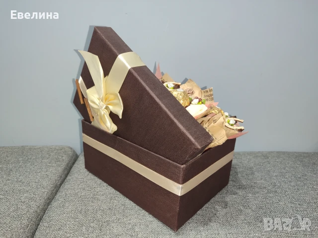 Кутия с бонбони за подарък Ferrero Rocher, снимка 6 - Декорация за дома - 51251646