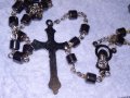 РИМОКАТОЛИЧЕСКА ОГЪРЛИЦА МОЛИТВЕНА БРОЕНИЦА ХЕМАТИТ със СРЕБРИСТИ РАЗПЯТИЕ и ДВУСТРАННА ИКОНКА 26376, снимка 9