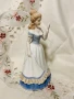 порцеланова статуетка , снимка 4