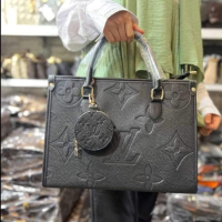 Дамски чанти Louis Vuitton, снимка 1 - Чанти - 44783325