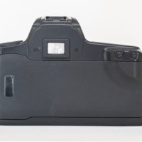Автофокусна филмова камера Canon EOS 1000F, снимка 2 - Фотоапарати - 42480171