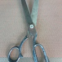 Продавам стара,шивашка ножица--TRUSETAL 1.Г.Д.Р., снимка 2 - Антикварни и старинни предмети - 41734783