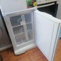 Хладилник с фризер Crown CBR-140W, снимка 3 - Хладилници - 42647655