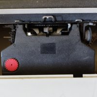 Електрическа пишеща машина Abra electronics ag D5064 за ремонт, снимка 7 - Антикварни и старинни предмети - 42269921