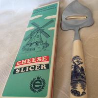 Нож / слайсер/ шпатула за сирене с керамична дръжка Elesva Delft blue, неръждаема стомана, нов, снимка 6 - Прибори за хранене, готвене и сервиране - 36166690
