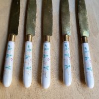 Изключително красиви и стари месингови ножчета с порцеланови дръжки, снимка 8 - Антикварни и старинни предмети - 41525993