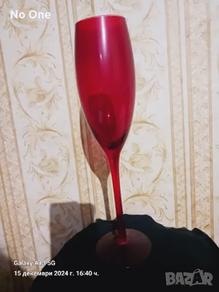 Продавам стъклена чаша за вино   , снимка 1