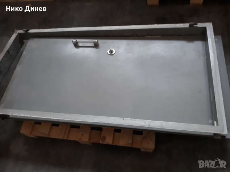 Продавам метална врата от банка., снимка 1