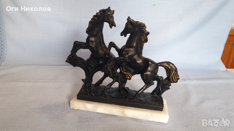 Красива пластика-композиция на коне, снимка 1