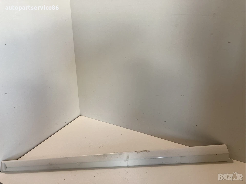 Дясна предна декоративна лайсна за врата бяла за KIA Rio 1.5 CRDi (2009) 87724-1G600, снимка 1