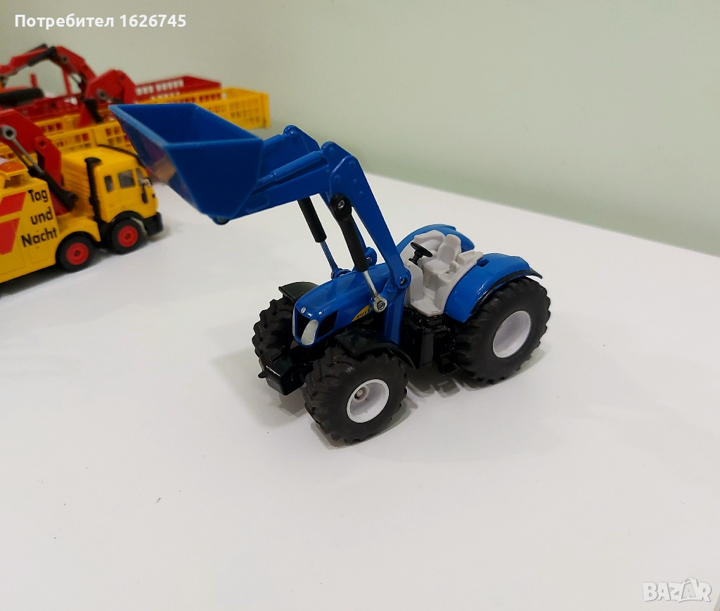 SIKU 1:50 New Holland, снимка 1