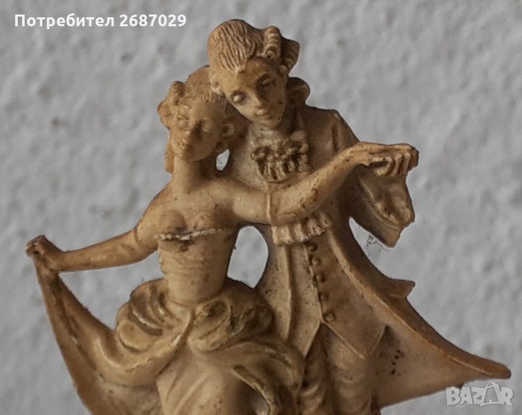 Стара кутийка Италия, интересна голяма антикварна статуетка, друга фигура - целувка, любов, снимка 1