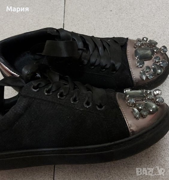 Обувки с камъни, снимка 1