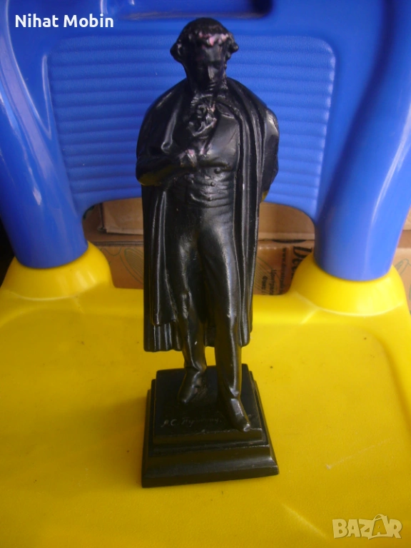 Статуетка Касли, снимка 1