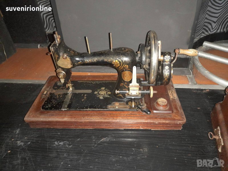 Стара ръчна шевна машина, снимка 1