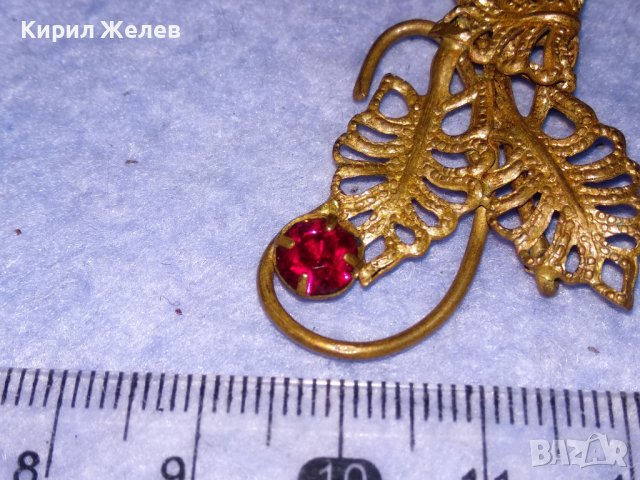 СТАРИННА ФЛОРАЛНА СКЪПОЦЕННА БРОНЗОВА АЖУРНА БРОШКА с ФАСЕТИРАН ГРАНАТ 14202, снимка 7 - Антикварни и старинни предмети - 39944630