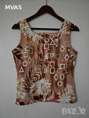 Нов дамски бежов топ фигурален потник М размер, снимка 2 - Потници - 50998418