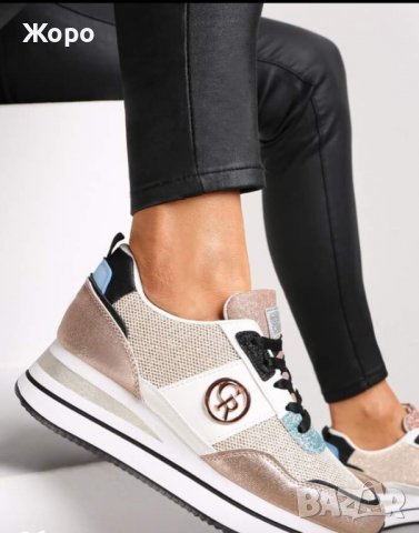 Спортни обувки 