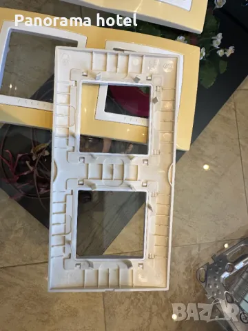 Двойна рамка за контакти и ключове Schneider , снимка 3 - Друга електроника - 50067918