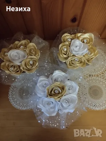 Кашпи със сатенени рози , снимка 4 - Други стоки за дома - 49670223