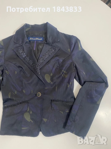 Дамско сако, снимка 2 - Сака - 51625877