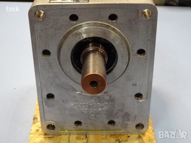 Хидравлична помпа Jihostroi U80A, снимка 11 - Резервни части за машини - 36375544