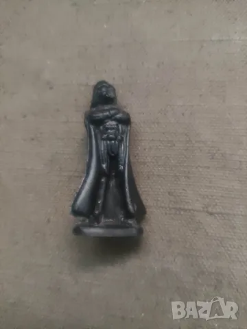 Продавам пластмасова фигурка на Дарт Вейдър  Star Wars , снимка 6 - Фигурки - 48219776