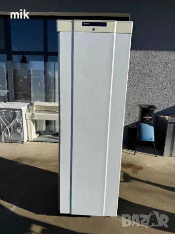 Професионален хладилник Gram 