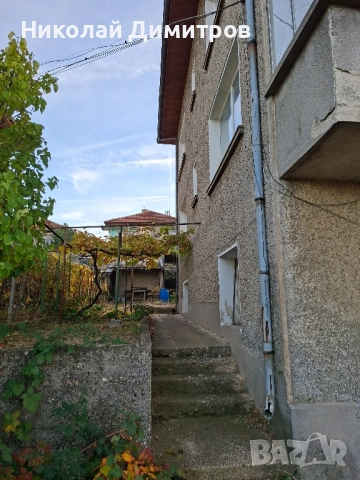 Продава се от собственик етаж от къща с гараж в гр.Ловеч кв.Гозница, снимка 2 - Къщи - 52241974