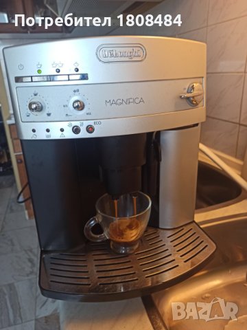 Кафеавтомат Делонги Магнефика, работи отлично и прави хубаво кафе с каймак и капучино 