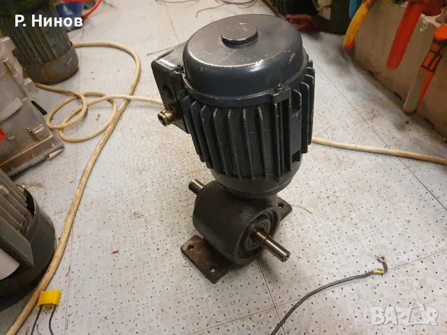 Монофазен ел.двигател 0.55 кW  4 оборота, снимка 3 - Електродвигатели - 47995083