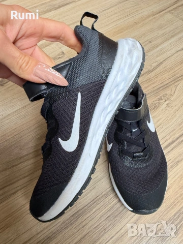 Оригинални юношески маратонки Nike Revolution 6! 30 н, снимка 6 - Детски маратонки - 53204790