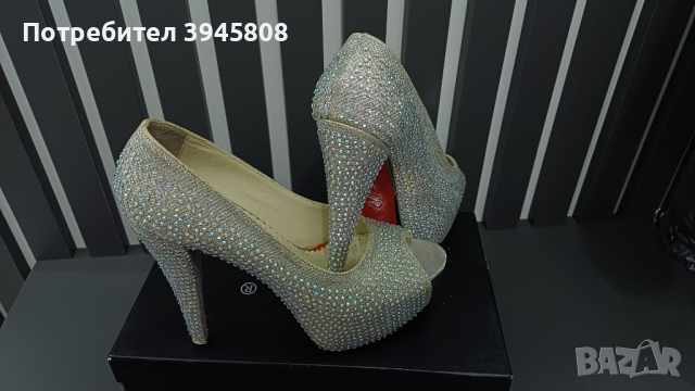 Обувки, снимка 2 - Дамски обувки на ток - 44633050