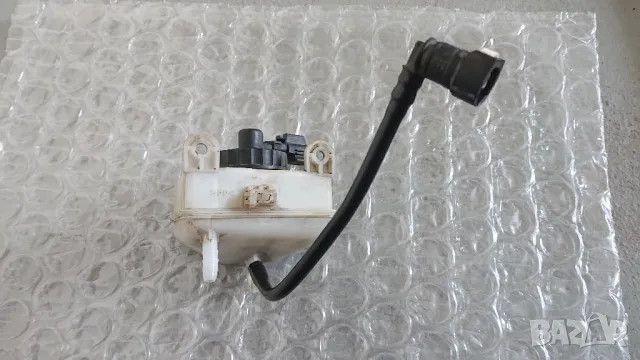 Казанче BOSCH за спирачна течност форд фокус. , снимка 2 - Части - 50420552