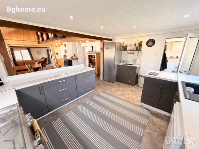 Двуетажна къща с голям двор и басейн в с. Равнец | 2447 кв.м двор | обзаведена, снимка 7 - Къщи - 53839873