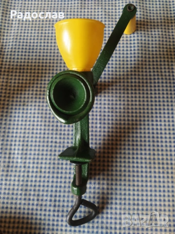 Стара метална мелничка за кафе или подправки , снимка 3 - Други - 53216262