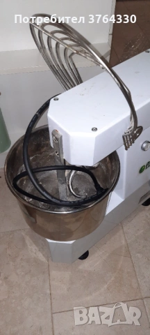 Тестомесачка, снимка 2 - Обзавеждане на кухня - 53258235