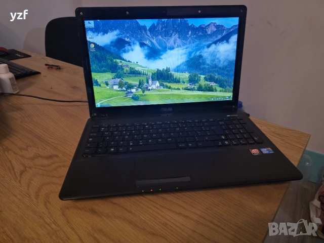 Asus X52J 15,6 инча, снимка 2 - Лаптопи за дома - 53407207