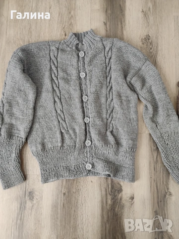 Две жилетки   ръчно плетиво, снимка 5 - Жилетки - 52775889