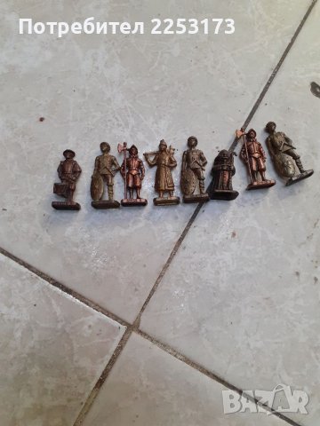 Бронзови човечета Киндер