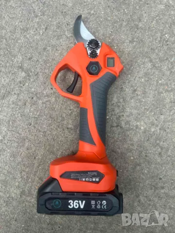 Акумулаторна лозарска ножица ТАЙГА 36 V с дисплей за срезове и батерия, снимка 3 - Други инструменти - 49643964
