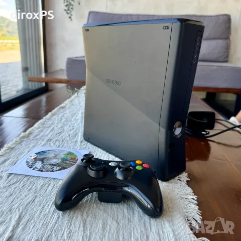 Хакнат Xbox 360 E (Моднат / Всички игри) + Безжичен Джойстик + Call of Duty