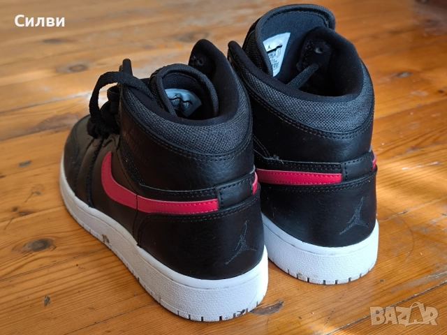 Кецове Air Jordan 1 Retro High 36.5, снимка 2 - Кецове - 52524440