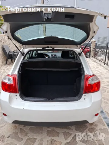 Toyota Auris 1.33 vvti, снимка 4 - Автомобили и джипове - 56411968