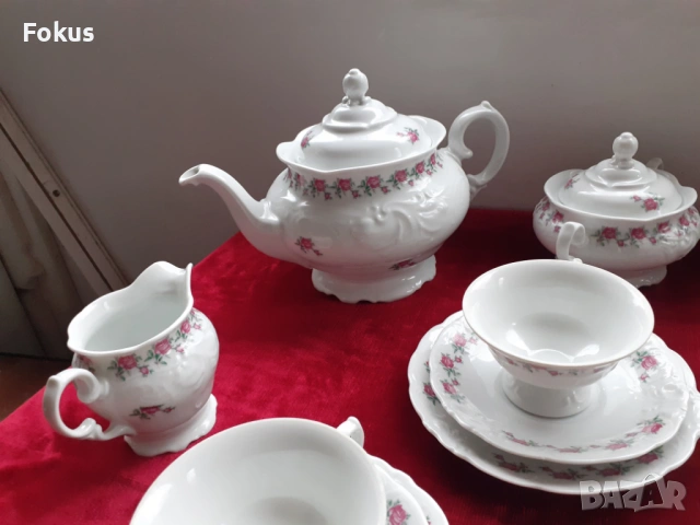 Разкошен порцеланов сервиз за чай -Полша- пълен комплект, снимка 4 - Антикварни и старинни предмети - 53436282