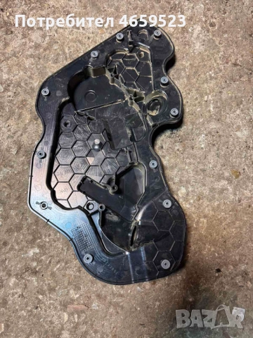 Вътрешна кора на задна лява врата на Ауди Audi A8 D4 H4 само за 20лв. 4H0839915, снимка 2 - Части - 52540219